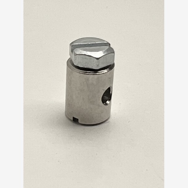 Nippel for kabel. Med krv, 7 x 9 mm.